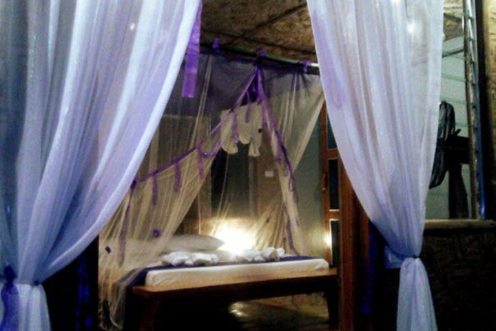 Room 12 of 77