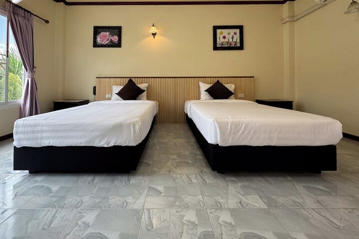Room 3 of 62