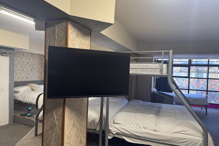 Room 93 of 156