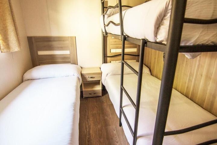 Room 10 of 37
