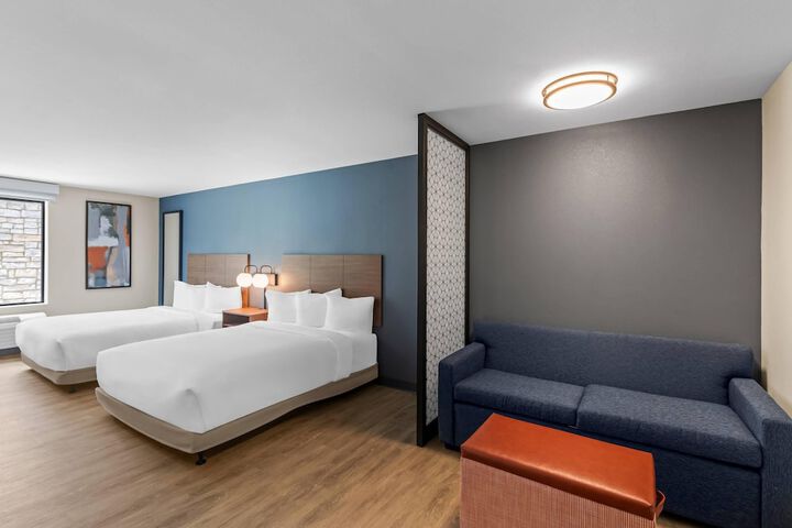 Room 16 of 65