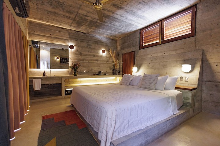 Room 8 of 51