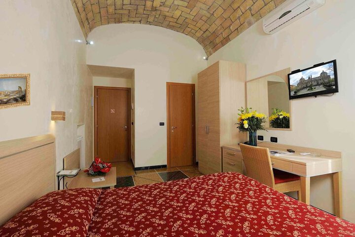 Room 9 of 53