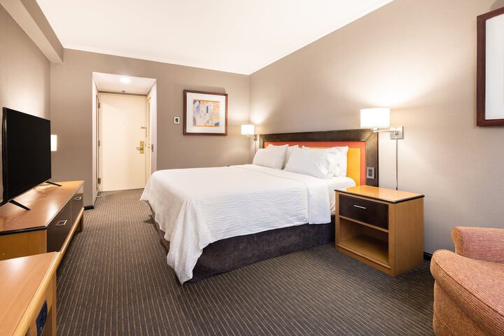 Room 4 of 72
