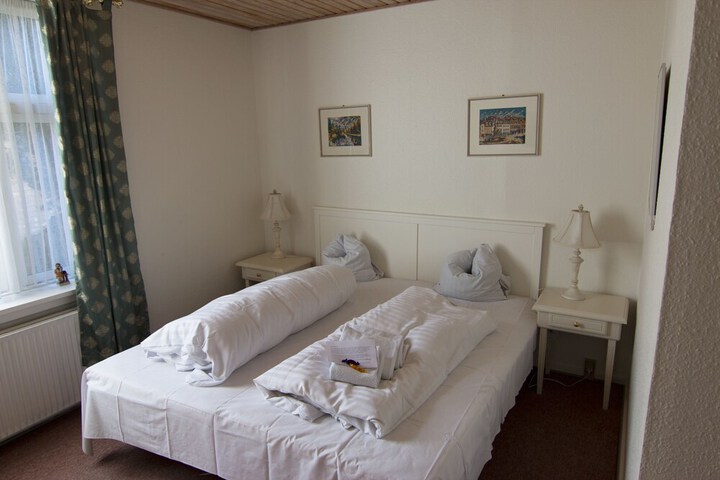 Room 6 of 40