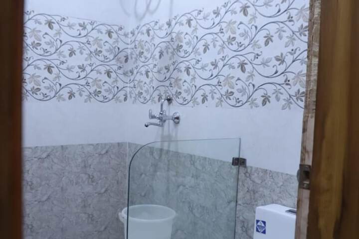 Room 15 of 16