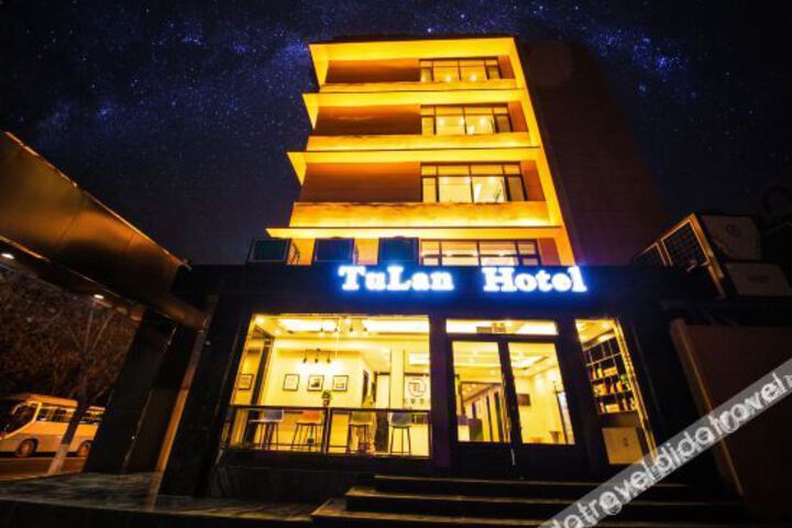 Hotel 8 of 30