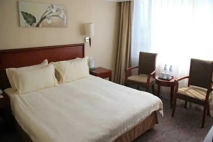 Room 3 of 7