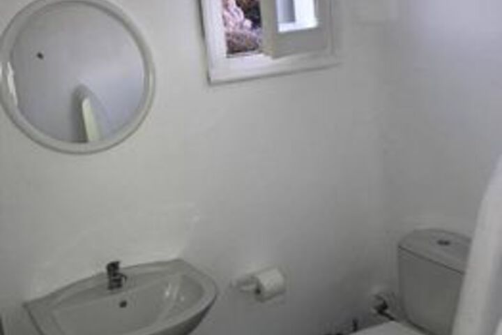 Room 43 of 60