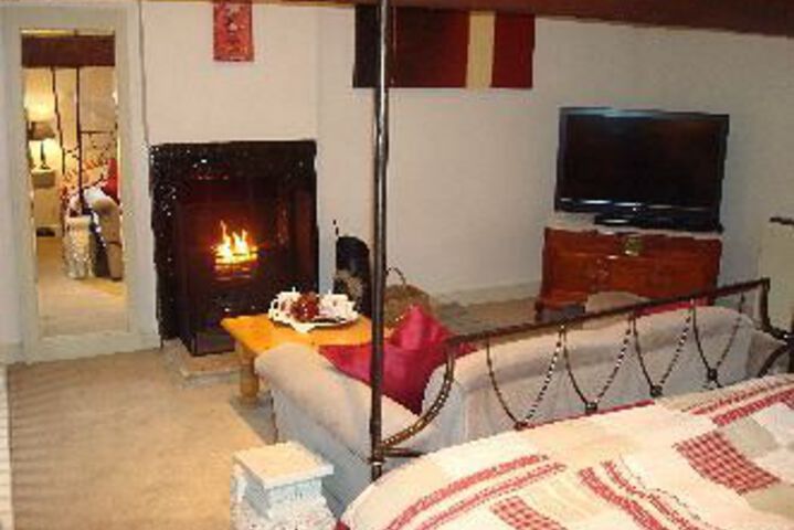 Room 15 of 19