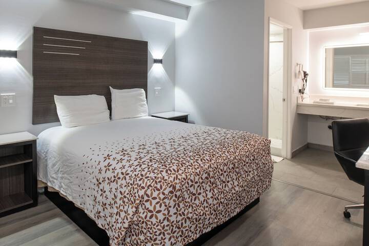 Room 10 of 25