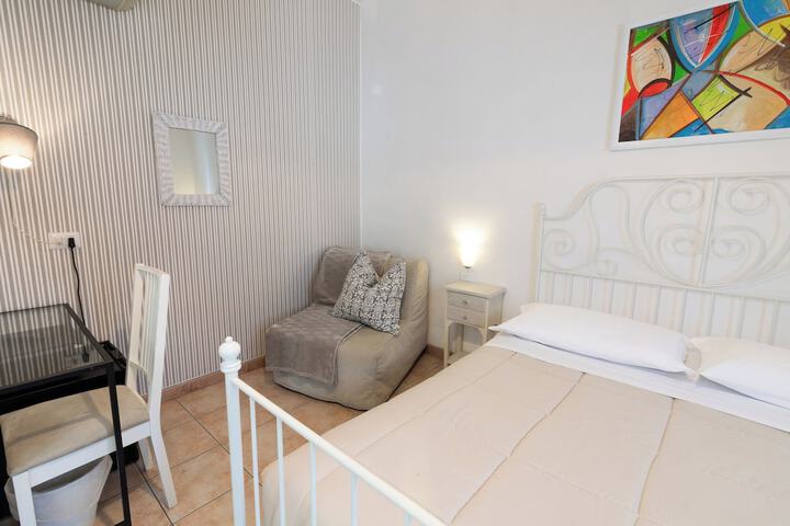 Room 42 of 112