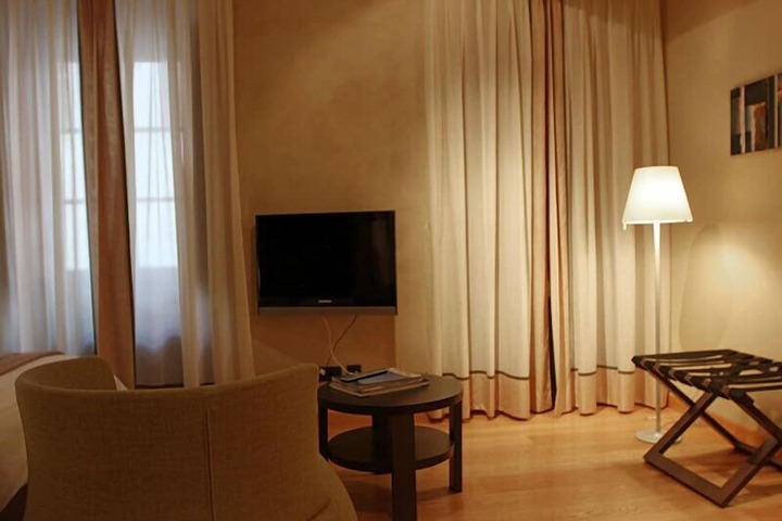 Room 33 of 67