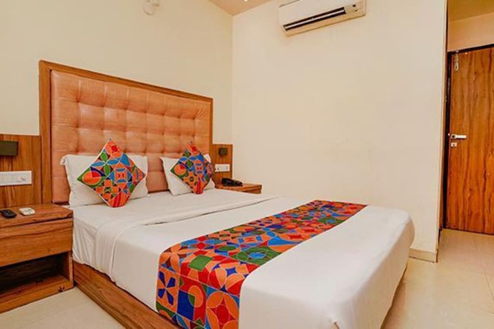 Room 14 of 27