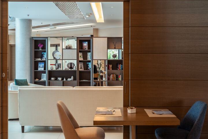Hotel Lobby