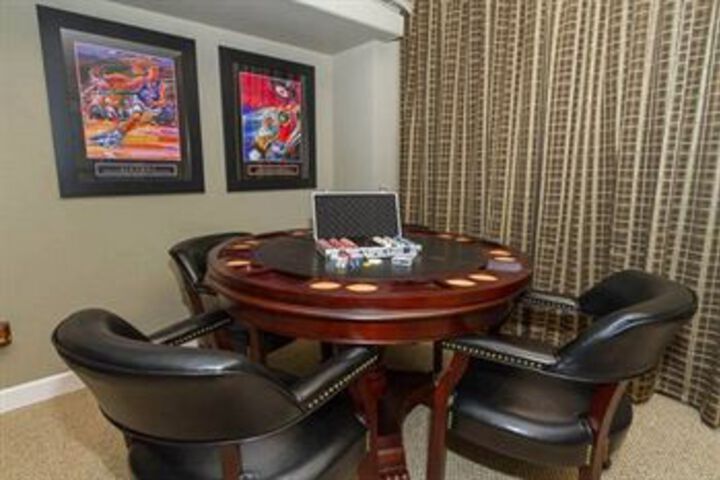Room 42 of 86