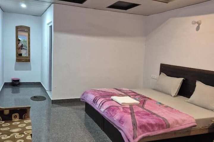Room 8 of 29