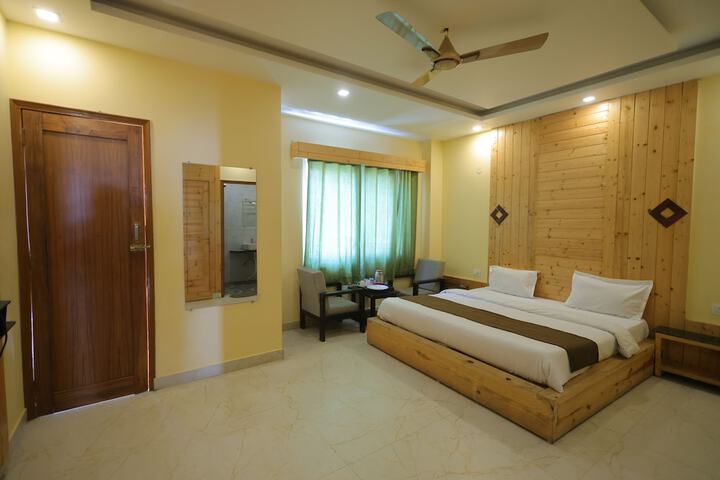 Kedar Inn by Rovers Nest