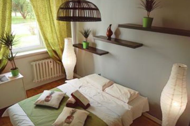 Room 2 of 9