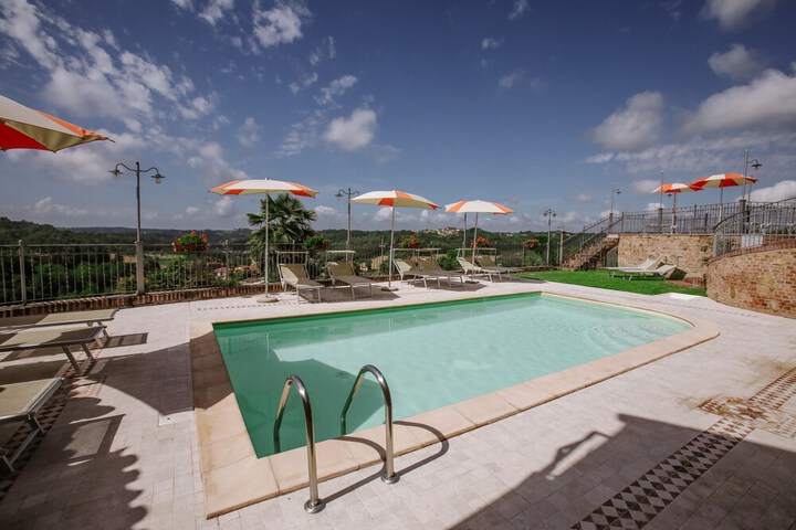 Hotel Pool