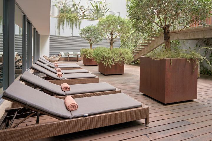 Sundeck 57 of 62