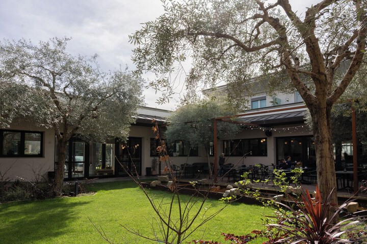 Hotel Exterior 97 of 103