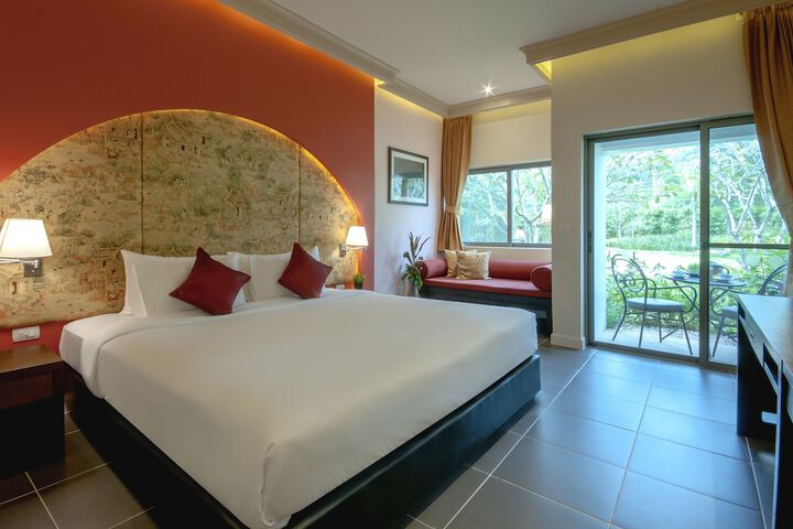 Room 3 of 115