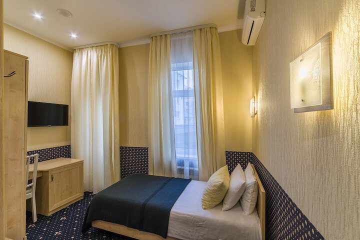Room 34 of 89