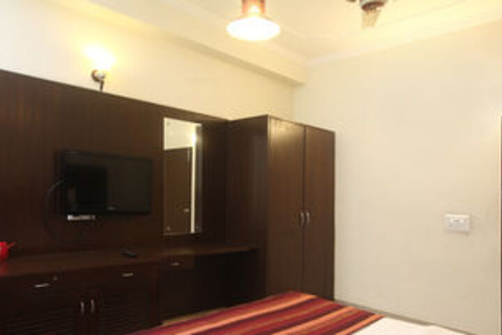 Room 15 of 24