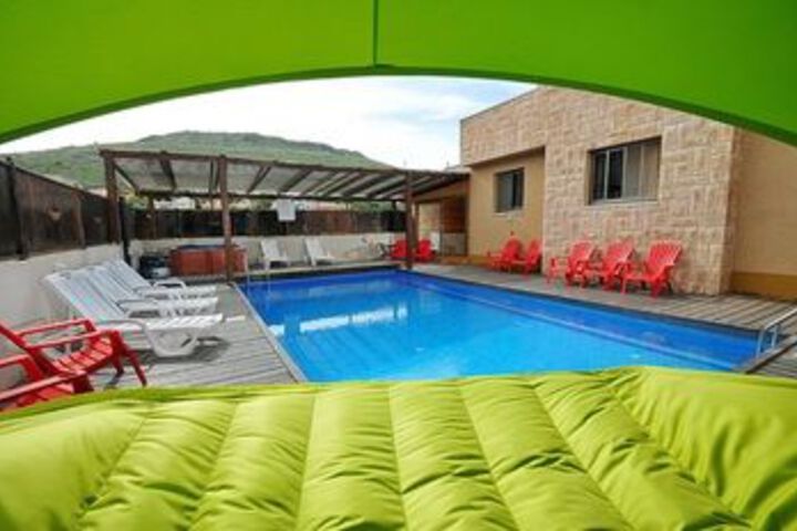 Pool 24 of 32