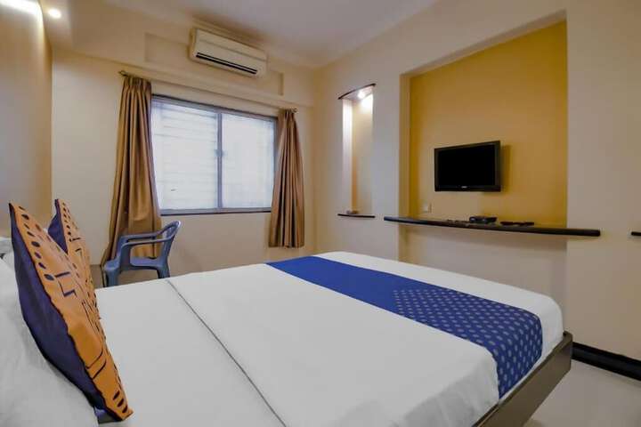 Room 33 of 51
