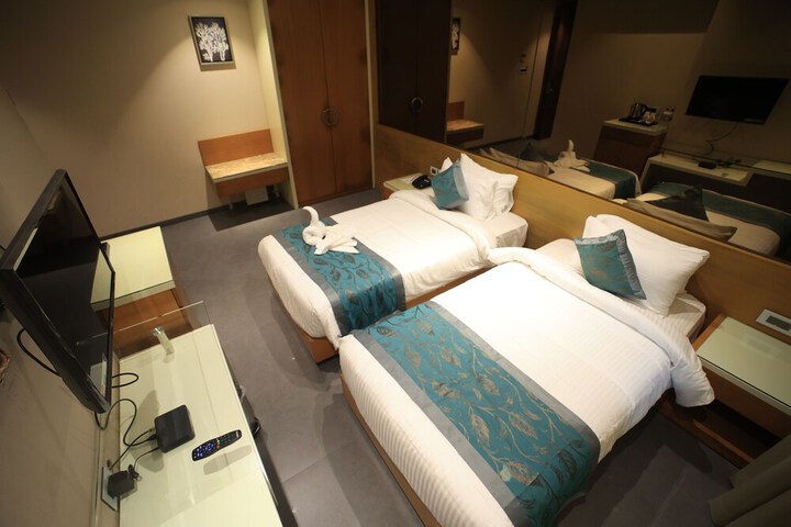 Room 30 of 43