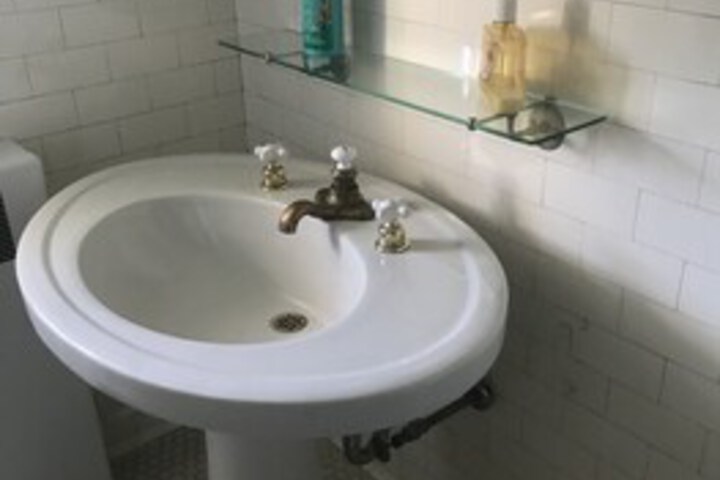 Room 9 of 108