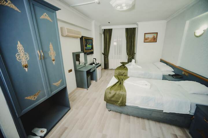 Room 10 of 17