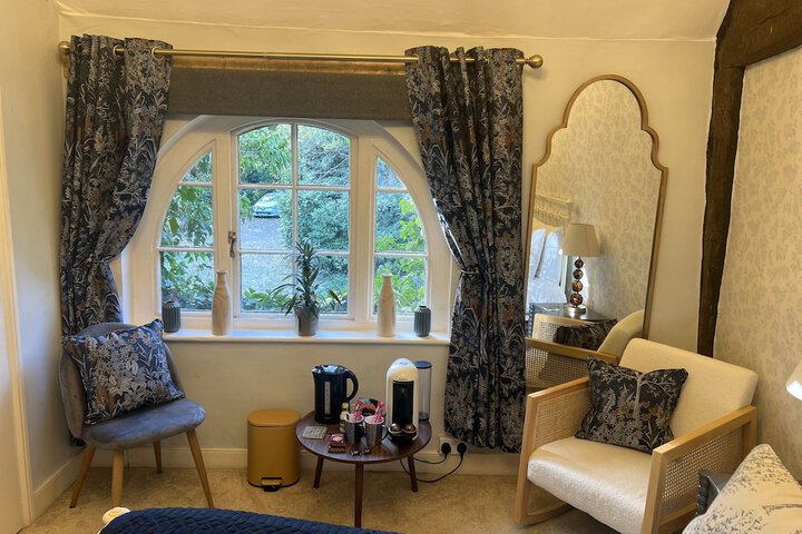 Room 12 of 90