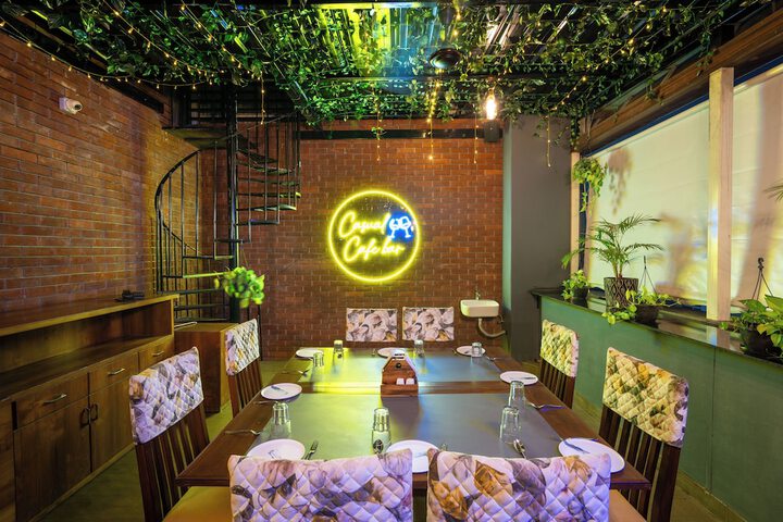 Dining 75 of 90