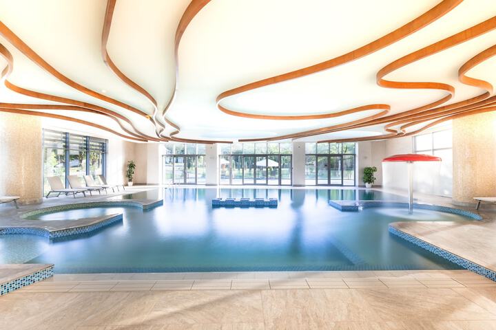 Pool 42 of 137