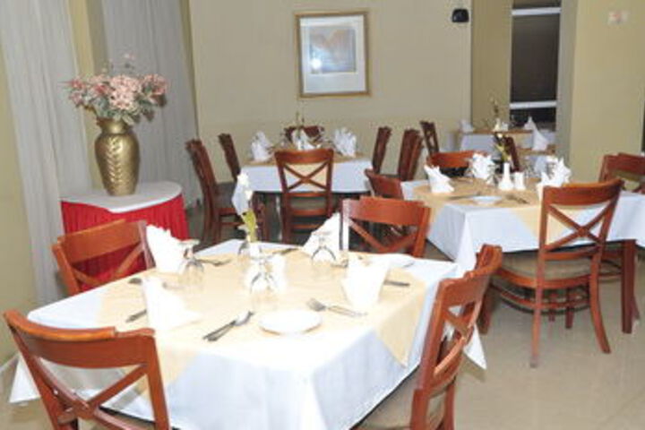 Dining 24 of 29