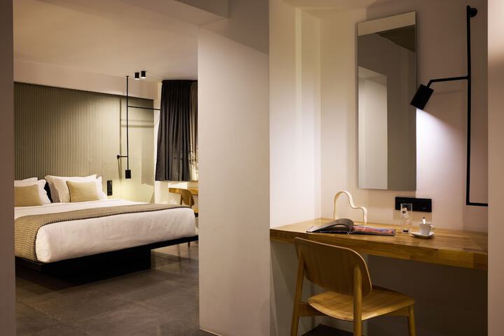 Room 37 of 71