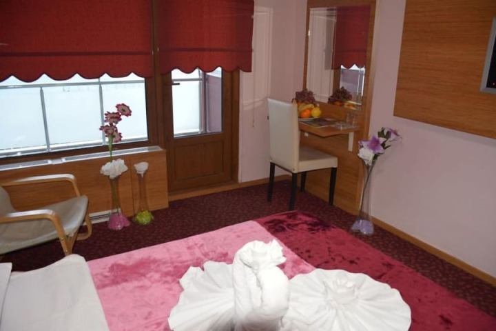 Room 18 of 48