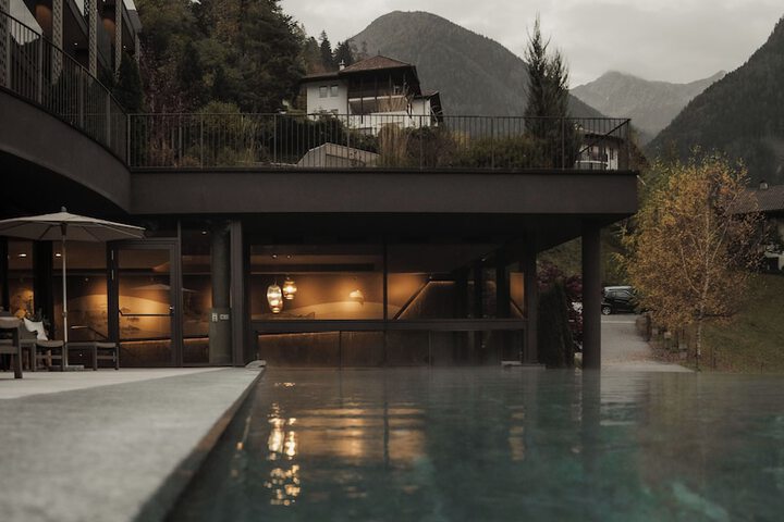 Pool 50 of 113