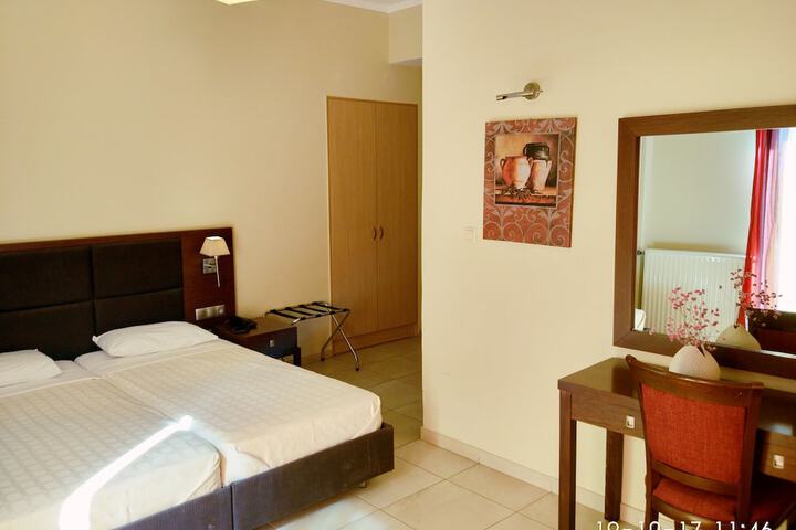 Room 31 of 103