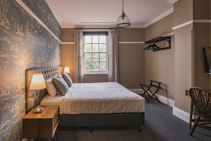 Room 14 of 36