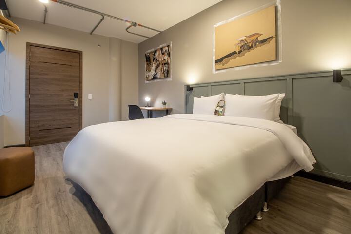 Room 34 of 46
