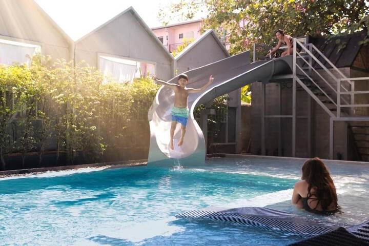 Pool 60 of 71