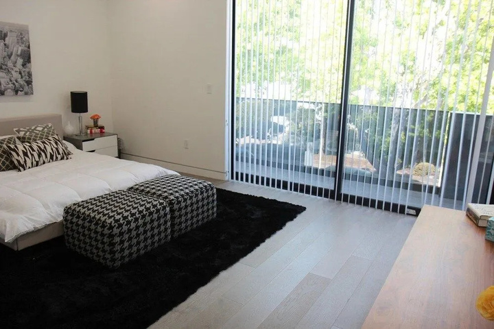 Room 6 of 19