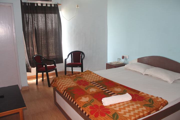 Room 2 of 30