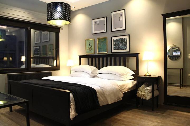 Room 5 of 18