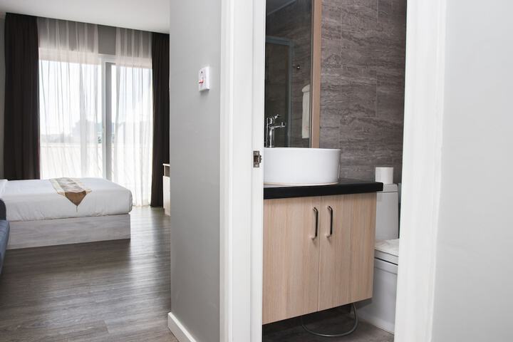 Room 10 of 110