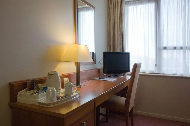Room 5 of 22